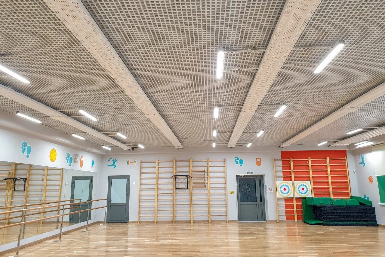 Отопление ТПИ-28 водяное лучистое отопление в малом спортивном зале школы
